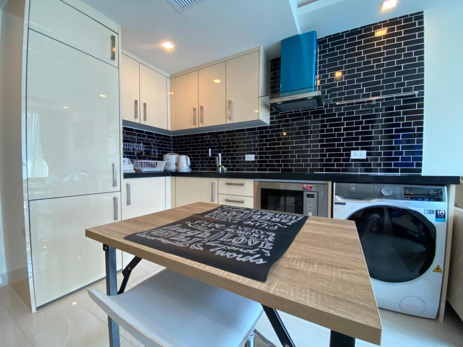Grand Avenue Suites X Monthstayz Thailand Pattaya Exterior foto