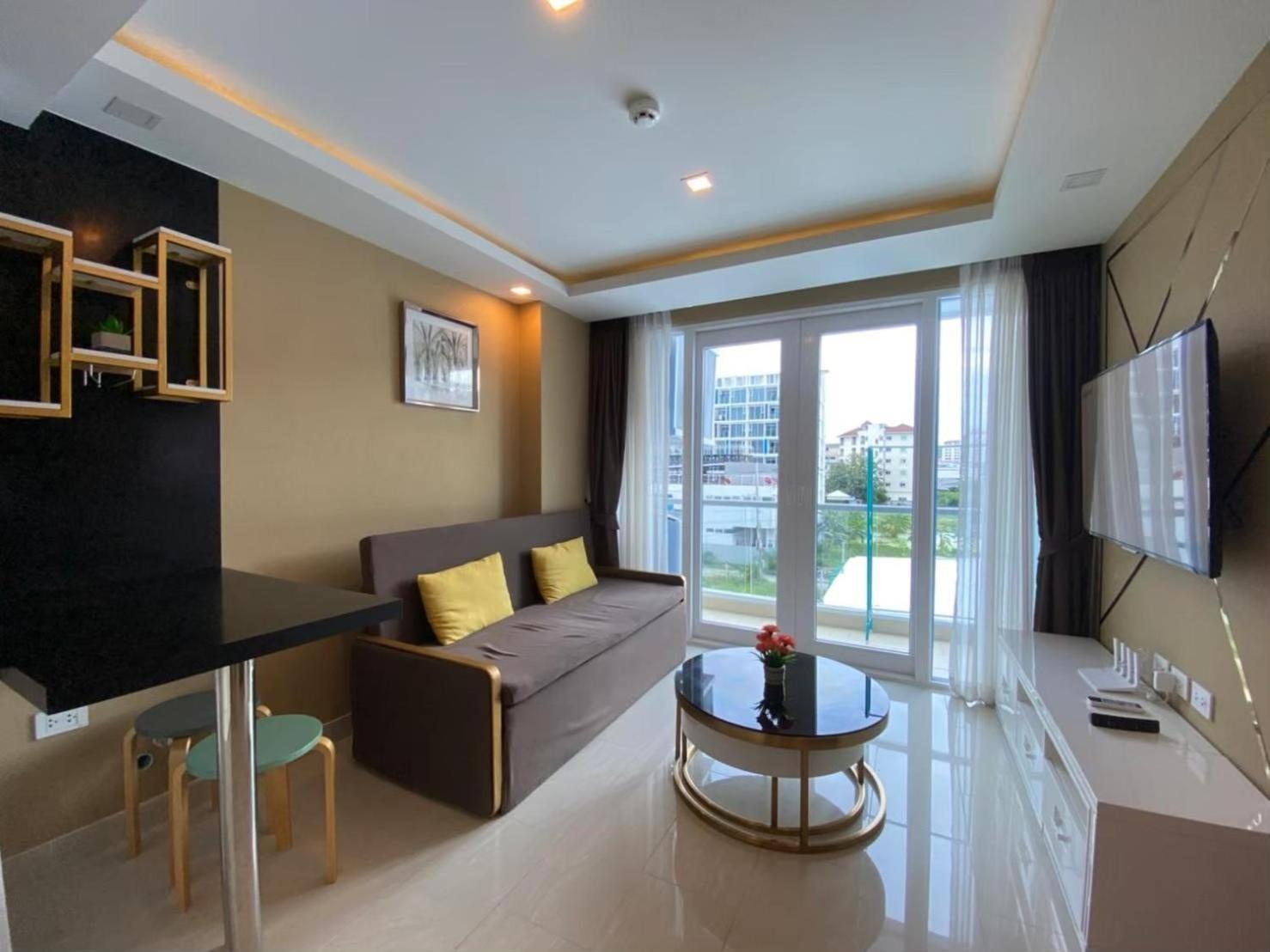 Grand Avenue Suites X Monthstayz Thailand Pattaya Exterior foto