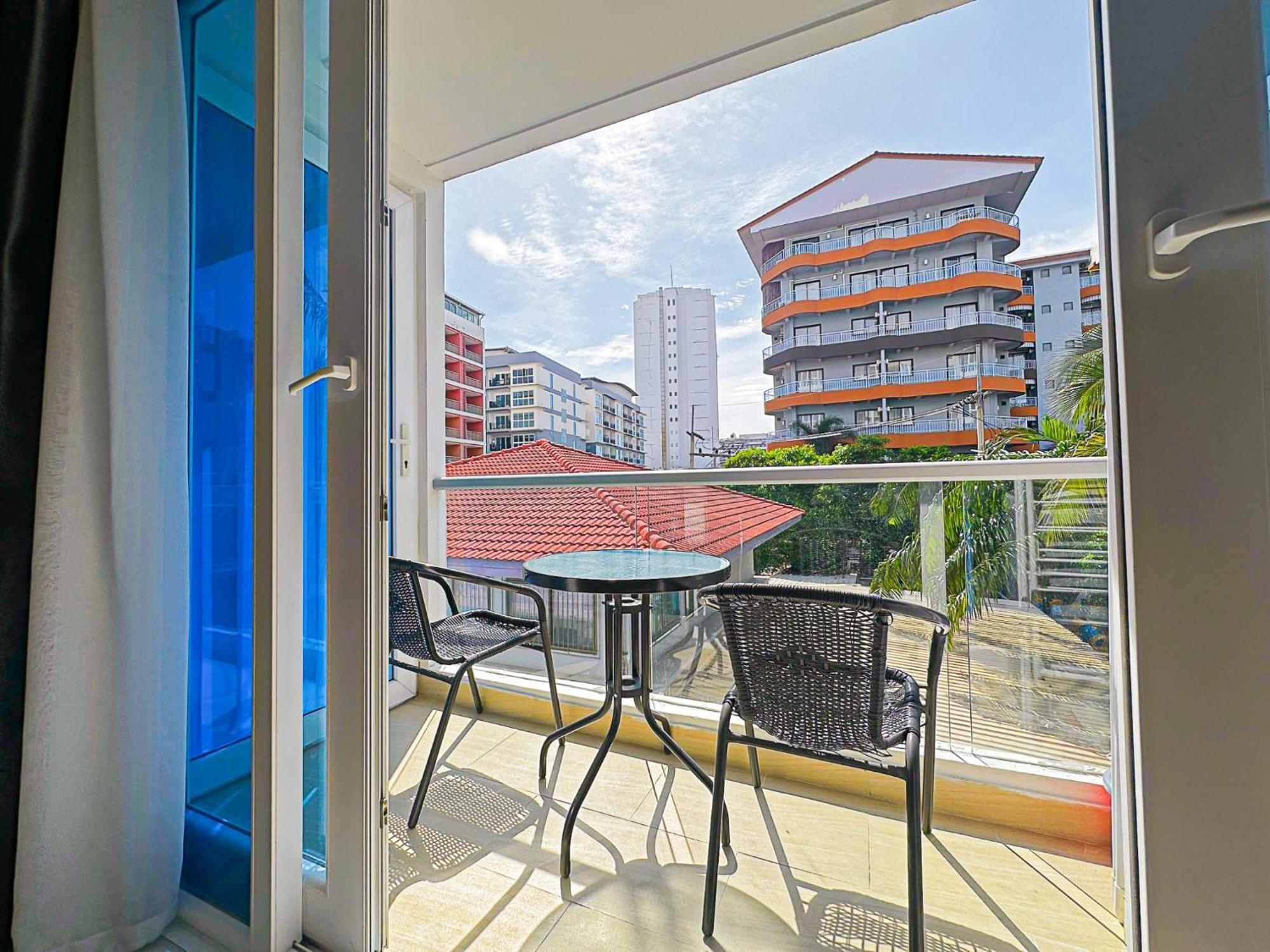 Grand Avenue Suites X Monthstayz Thailand Pattaya Exterior foto