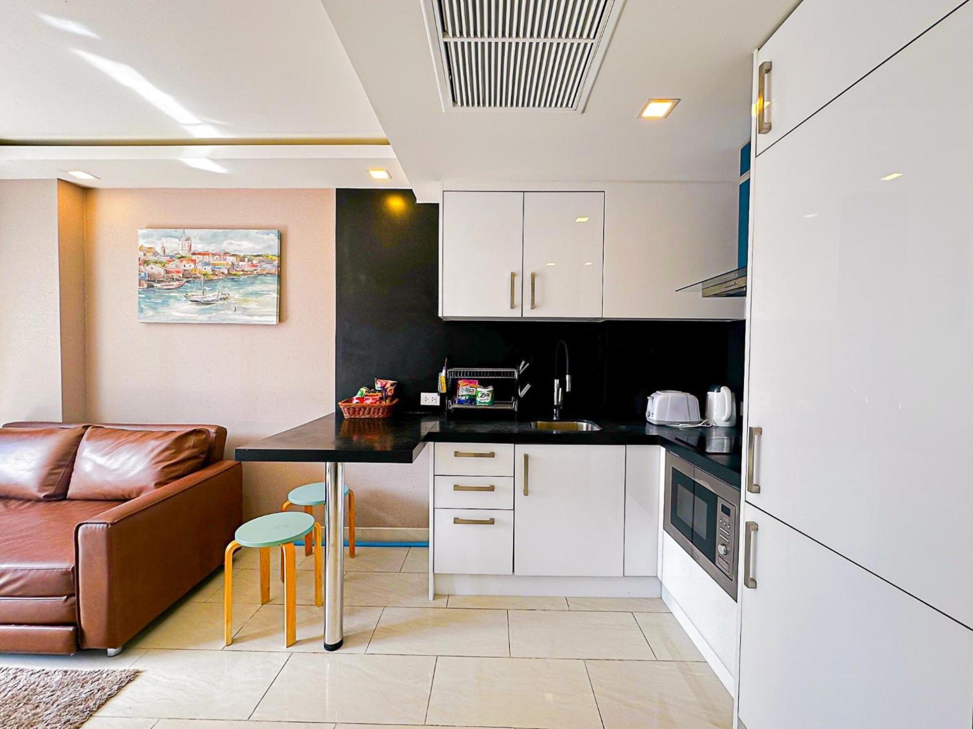 Grand Avenue Suites X Monthstayz Thailand Pattaya Exterior foto