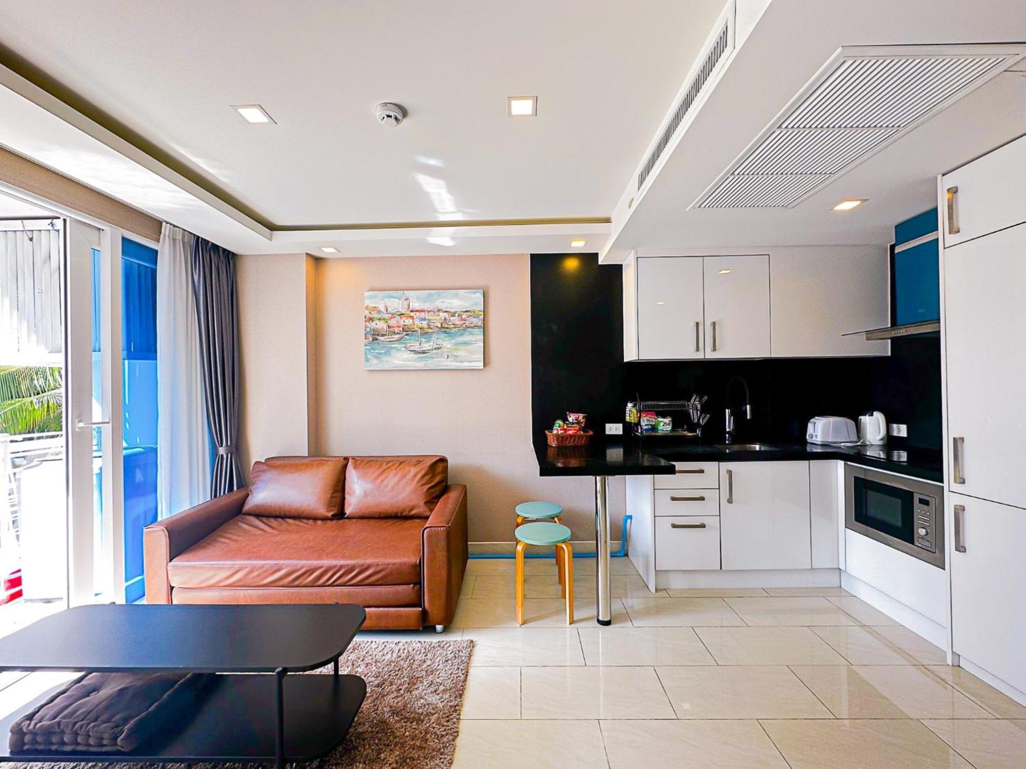 Grand Avenue Suites X Monthstayz Thailand Pattaya Exterior foto