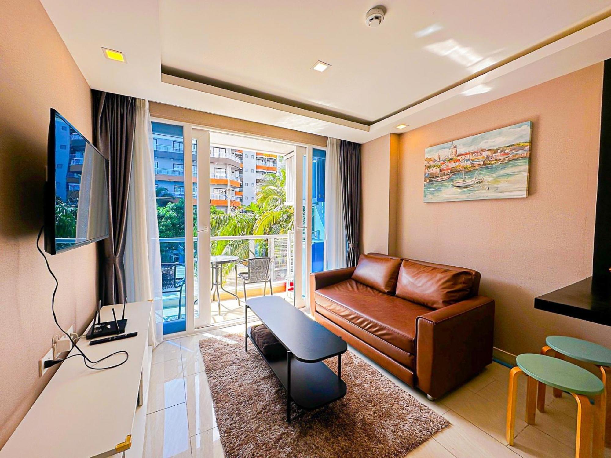 Grand Avenue Suites X Monthstayz Thailand Pattaya Exterior foto